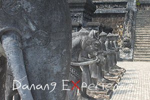 Hue Tomb Tour, thien Mu Temple